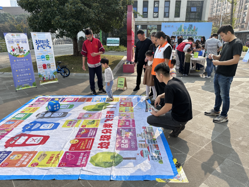 垃圾分类齐参与 共建共享促文明